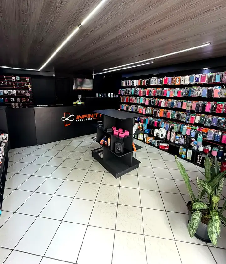 Interior da loja Infinity Celulares
